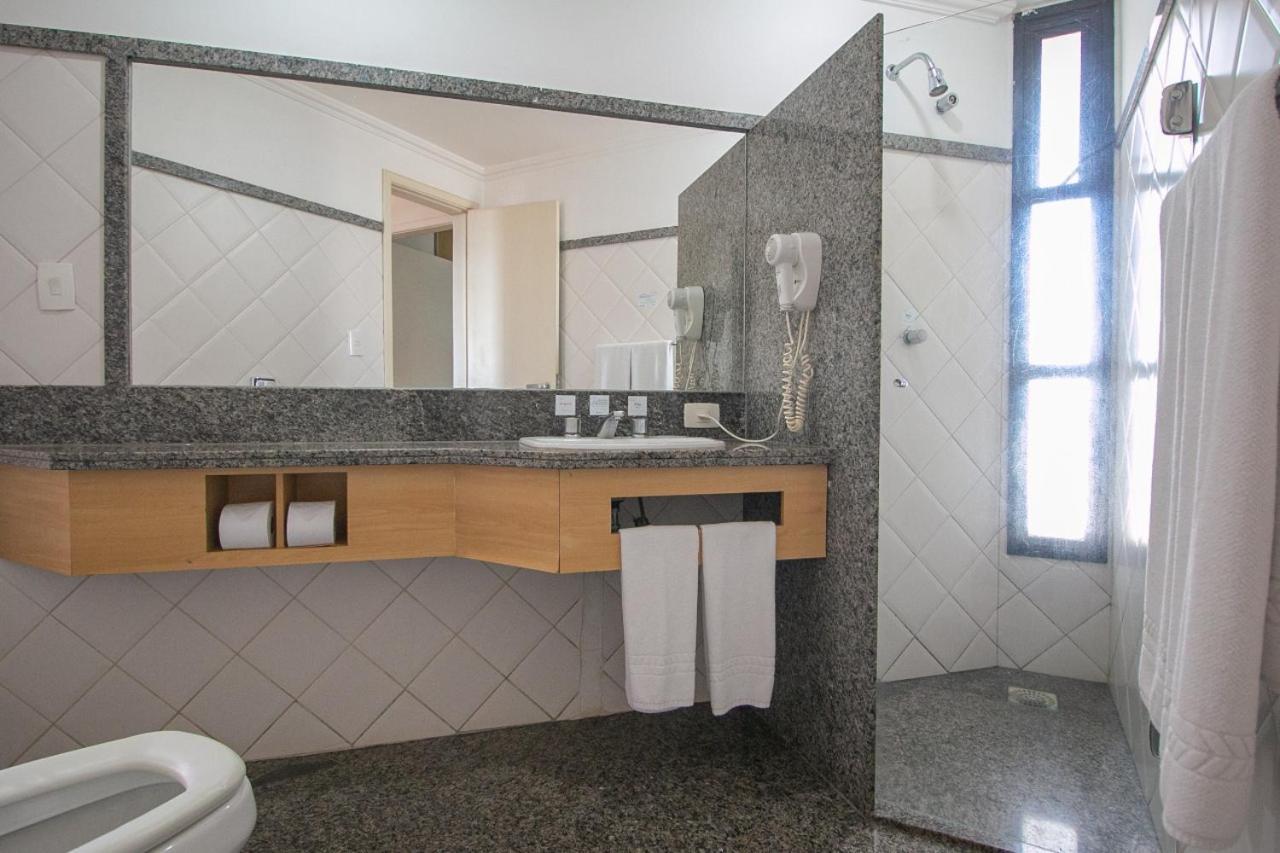 Flat Completo No Centro De Araxa - 901 Apartman Kültér fotó